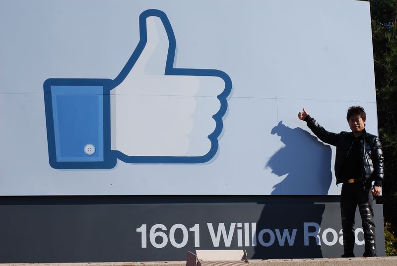 フェイスブック